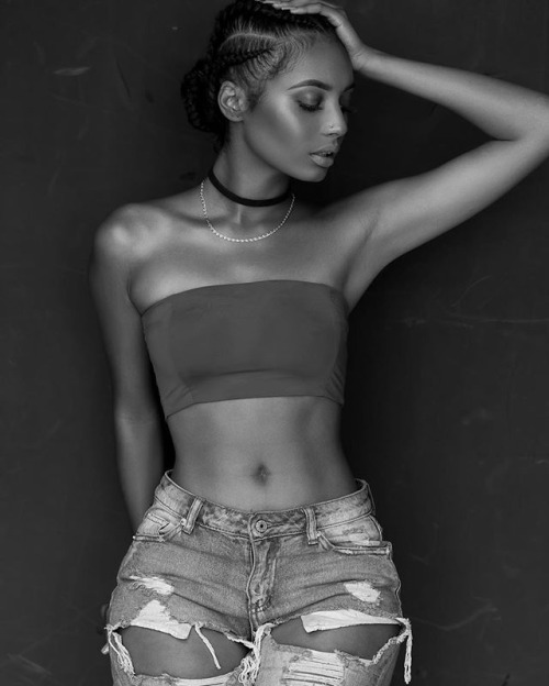 Model Tiana Parker 