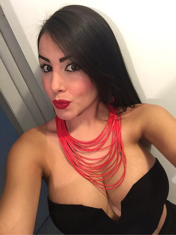 Model Dakenza Gonzalez 