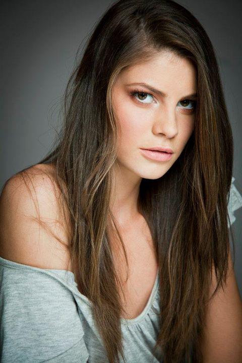 Model Laura Giurcanu 